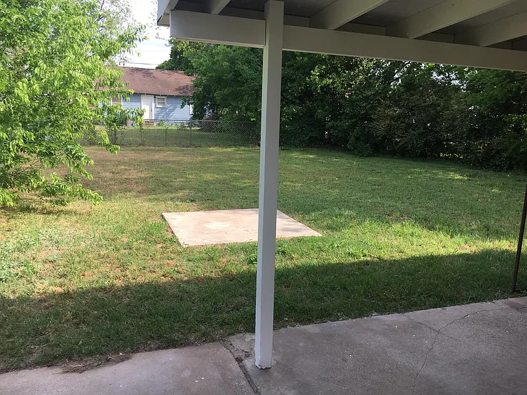 1141 E Sunset St — Photo 10