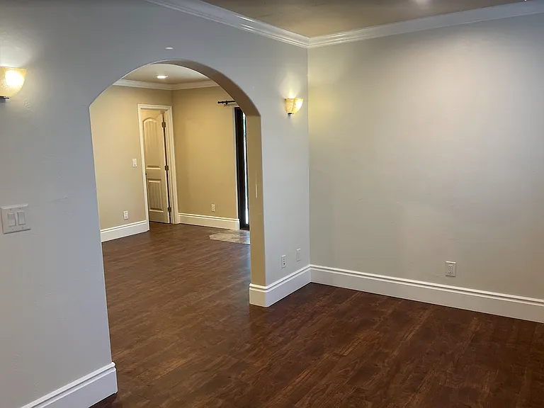 2355 Castlegate Ln — Photo 24