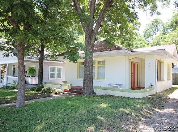 2nd image of 818 W Agarita Ave
