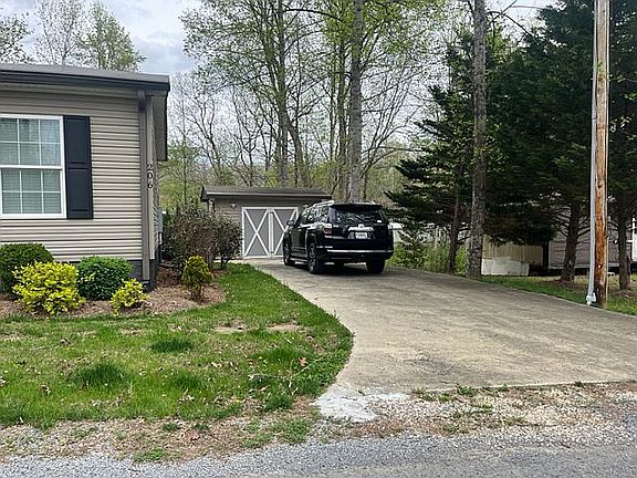 Large shed
Fits a golf cart