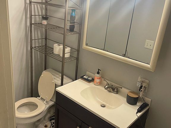4th image of 740 Fremont Ave NW #740