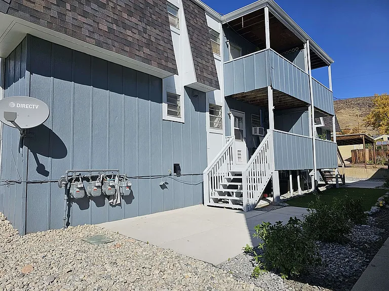 329 N Columbine St #C — Photo 8