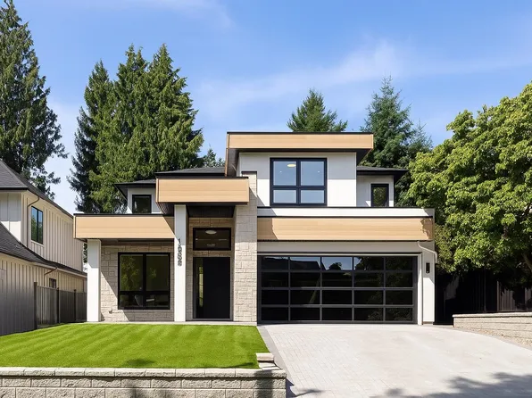 1385 19th St, West Vancouver, BC V7V 3X4