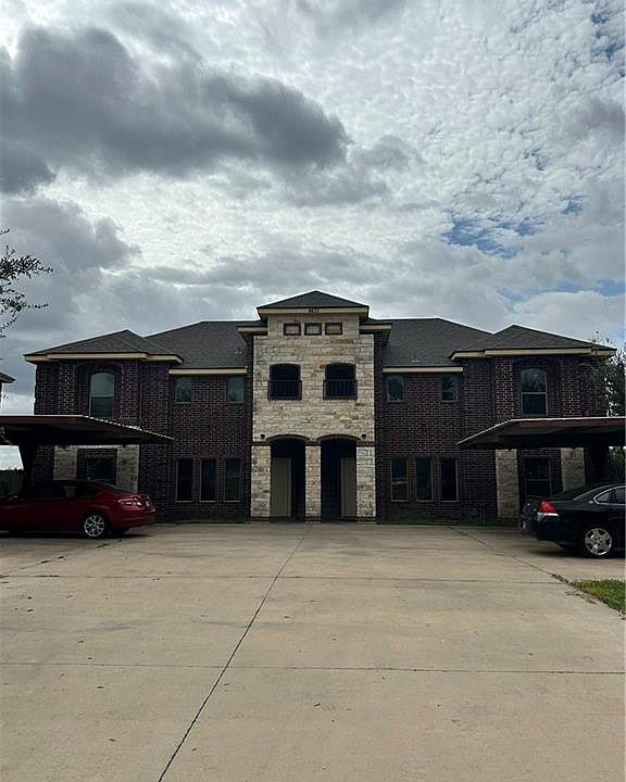1st image of 4833 W Erie Ave #1
