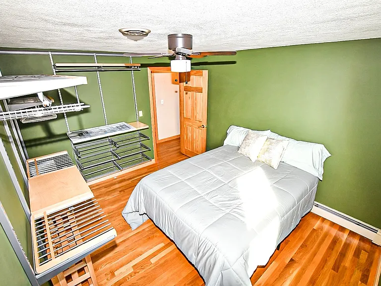 188 Middlesex Ave — Photo 14