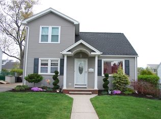 92 Rock Hill Rd, Clifton, NJ 07013