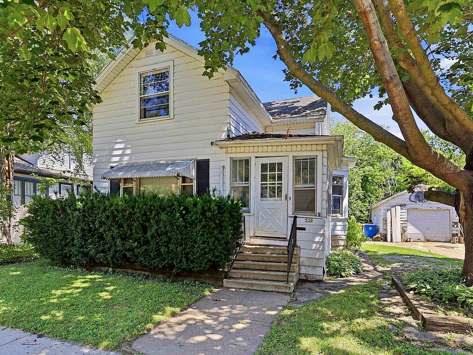 1st image of 526 Boyd St