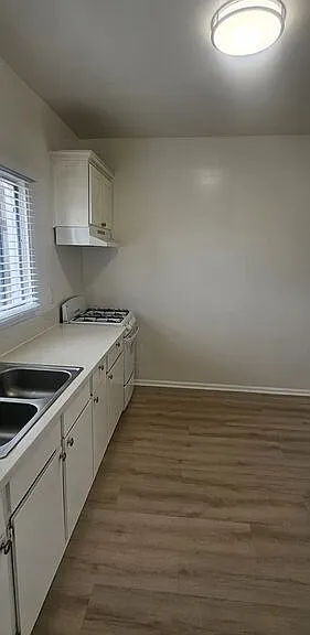 1421 S Westmoreland Ave #26 — Photo 9