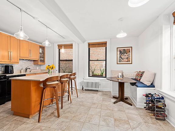 5th image of 381 Convent Ave