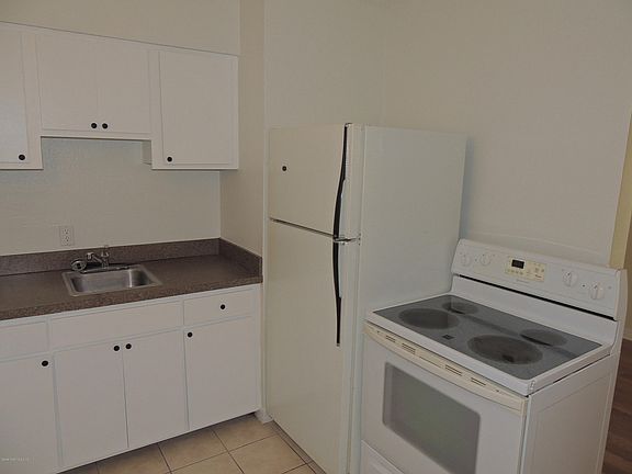 4th image of 211 Circle Dr APT 19
