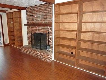 3rd image of 4725 Woodlake Dr