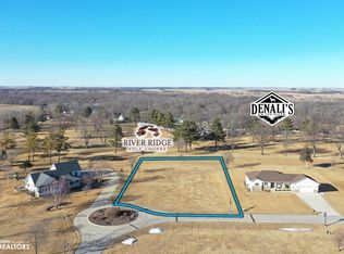 1711-12 Golf Course Blvd, Independence, IA 50644