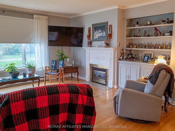 5th image of 121 Water St W #312
