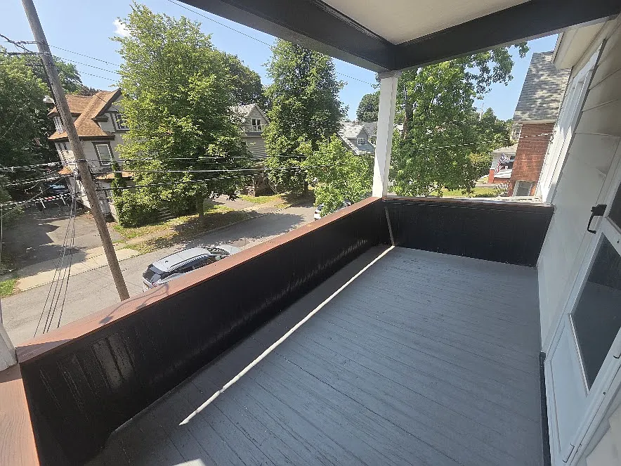 3 bed, 1352 sqft, $1,600 — Photo 4