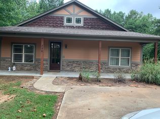 586 J P Stevens Rd, Seneca, SC 29678