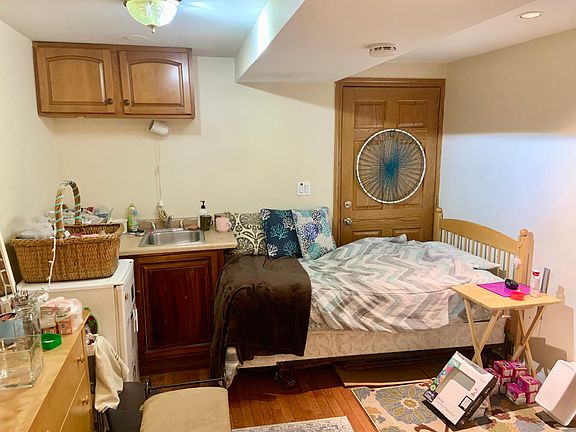 2nd image of 1460 W Cortez St #G