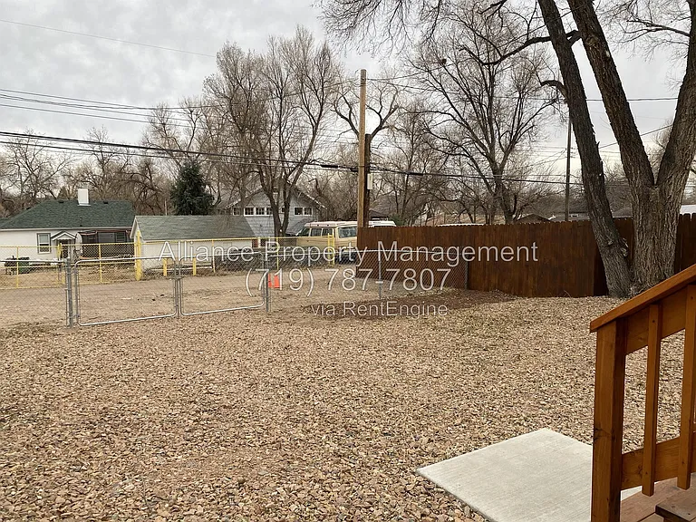 743 N Walnut St — Photo 27
