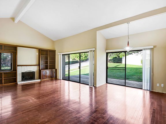 5th image of 8410 Calle Carabe St