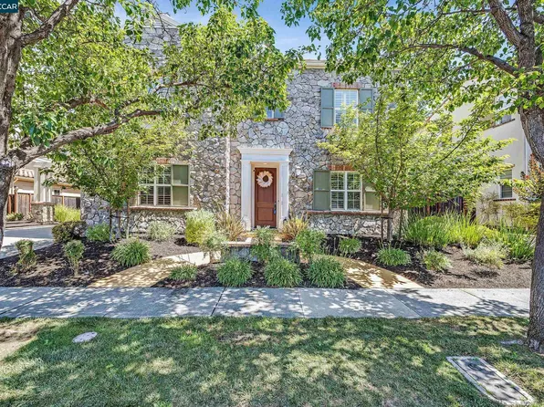 1066 S Wedgewood Rd, San Ramon, CA 94582