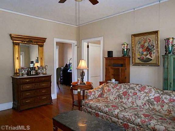3rd image of 904 W Market St APT A2