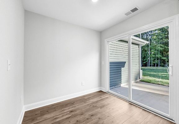 5th image of 202 Limestone Point Dr