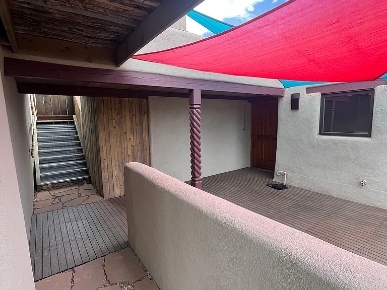 Private entrance to the studio, office space.