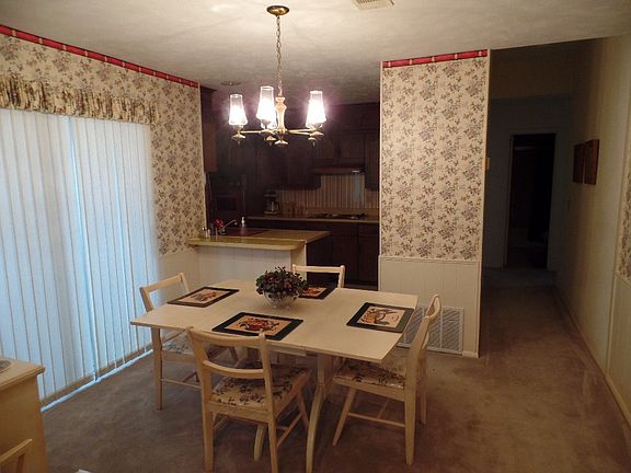 4th image of 21677 Troon Ln