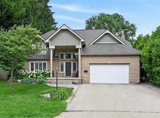 161 Lloyminn Ave, Hamilton, ON L9G 1H7
