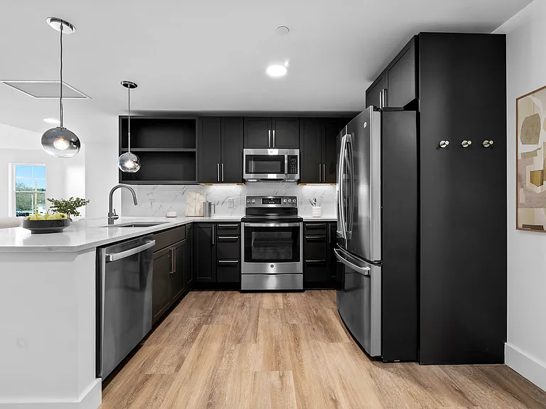 Maple Square Apartments — Photo 42