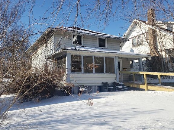 3rd image of 2137 Grandview Blvd