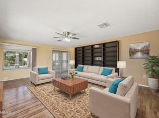 16214 N Desert Holly Dr, Sun City, AZ 85351