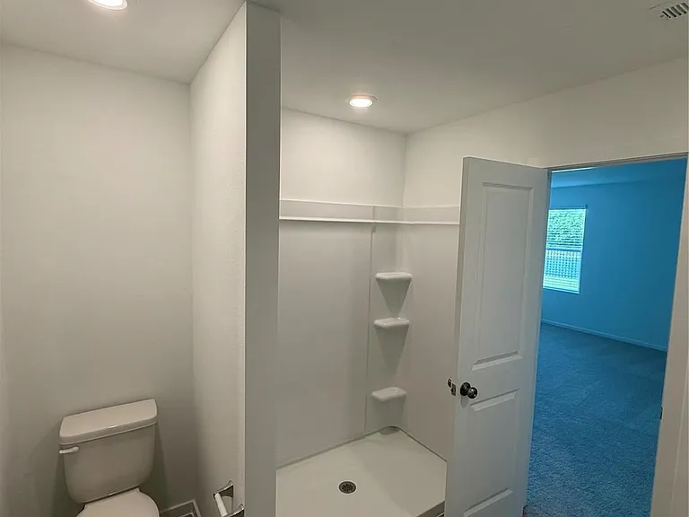 921 Woodhaven Lakes Dr — Photo 9