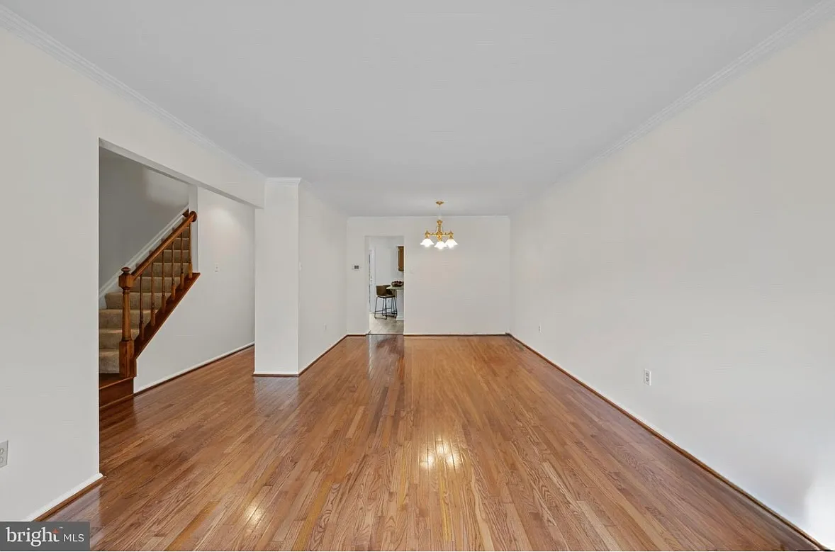 3 bed, 1840 sqft, $3,000 — Photo 3
