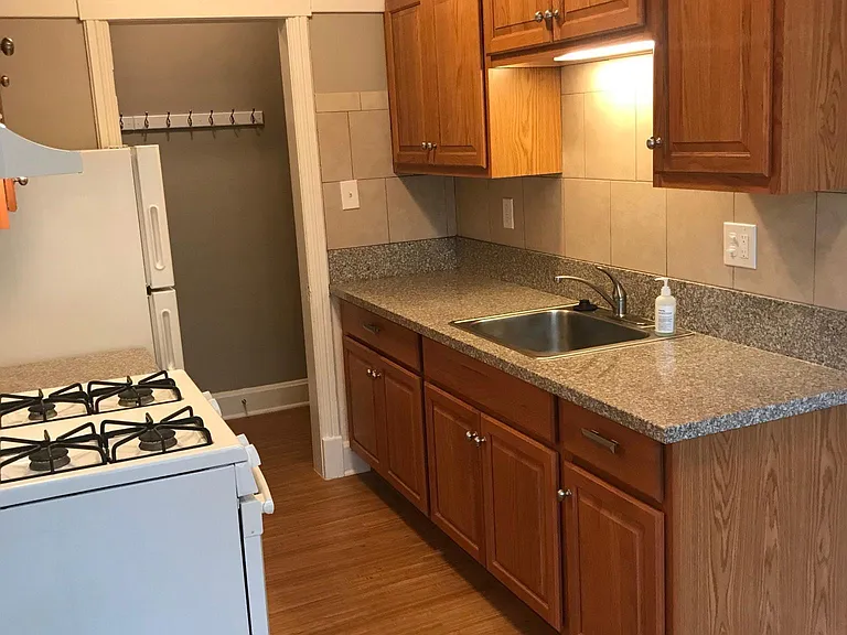 2405 E Locust St #3 — Photo 7