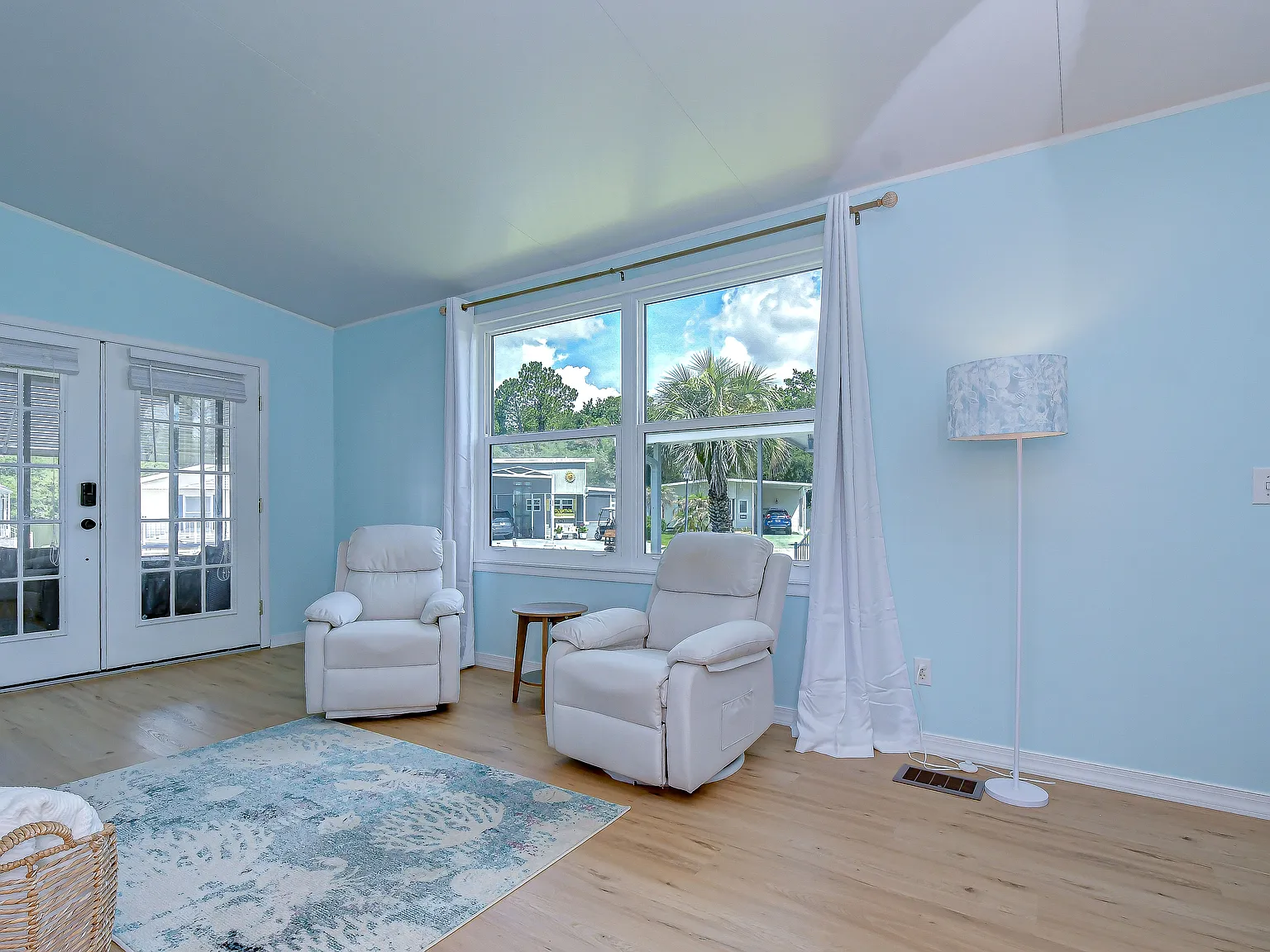 2 bed, 874 sqft, $1,450 — Photo 2
