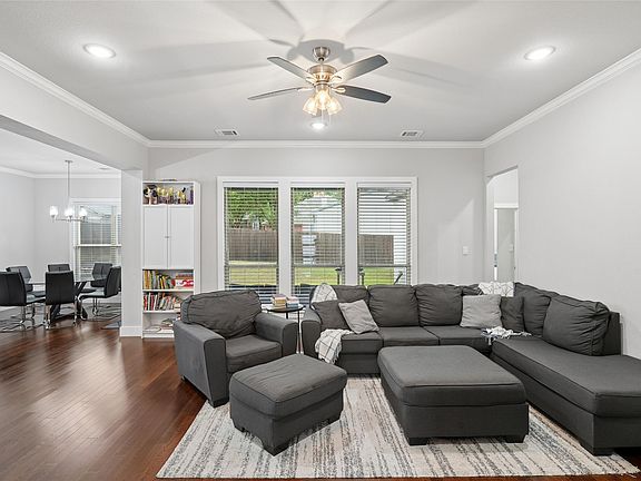 3rd image of 516 Woodland Dr