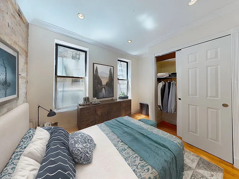 610 E 9th St #7 — Photo 2