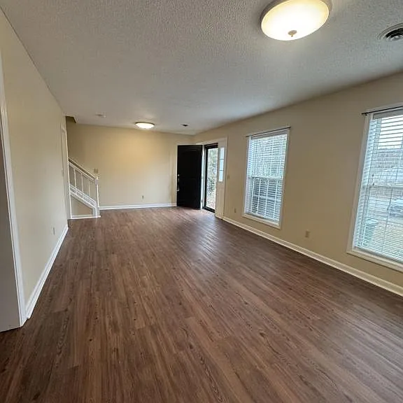 176 Fairway Woods Dr — Photo 4