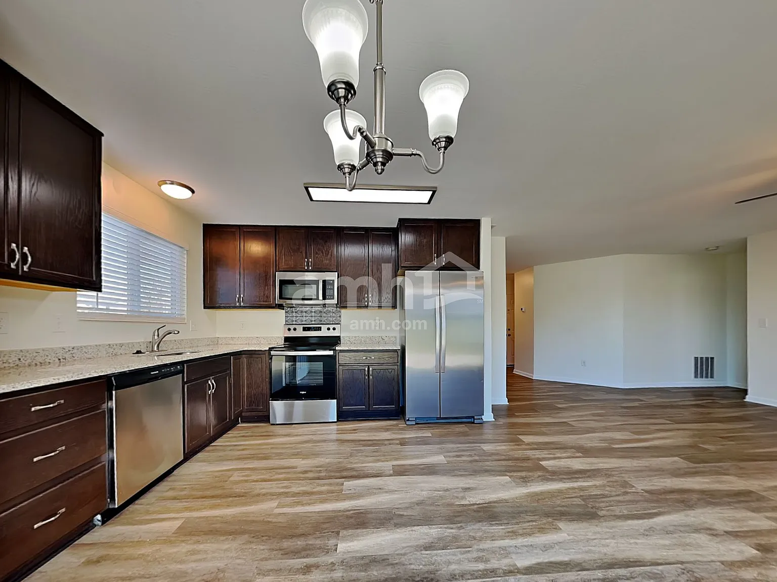 3 bed, 2.0 bath, 1310 sqft, $2,180 — Photo 3