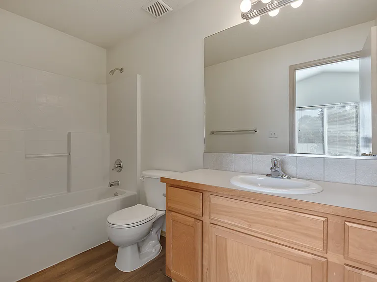 10710 E 11th Ln — Photo 11