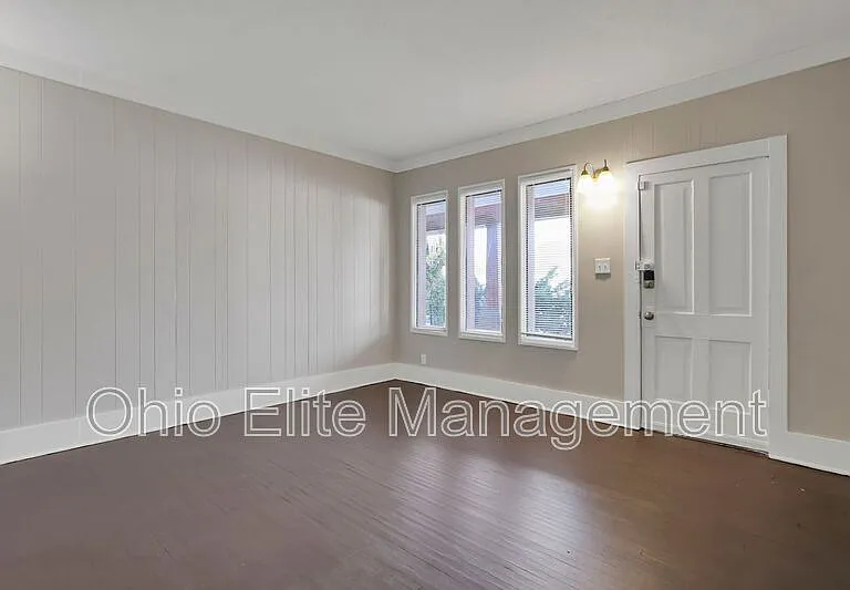 2709 Sullivant Ave — Photo 6