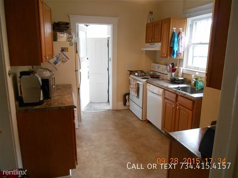 518 Lawrence St — Photo 8