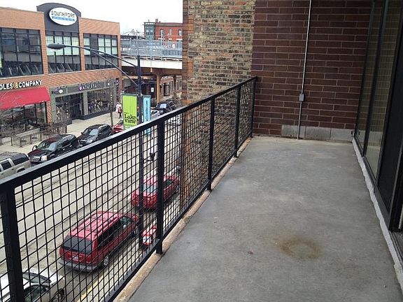 4th image of 3426 N Southport Ave #2