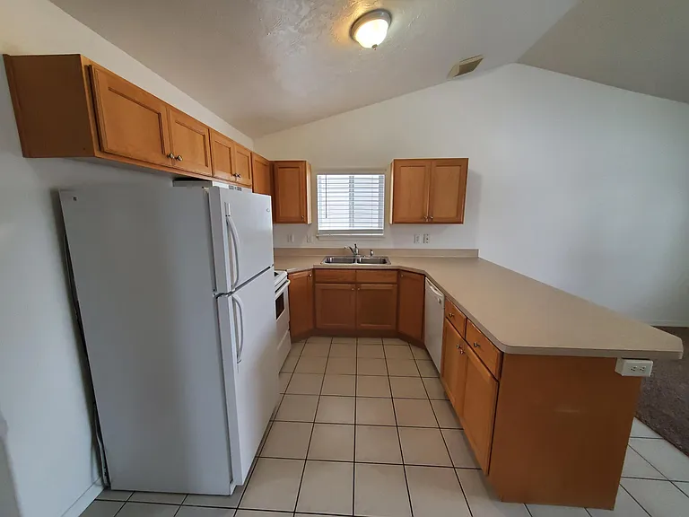 685 John Adams Pkwy #2 — Photo 3