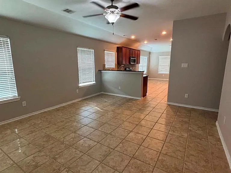 1707 Hickory Burl Ln — Photo 9