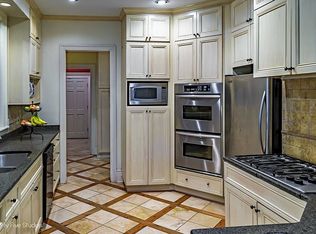 1121 Oakcliff Rd, Macon, GA 31211