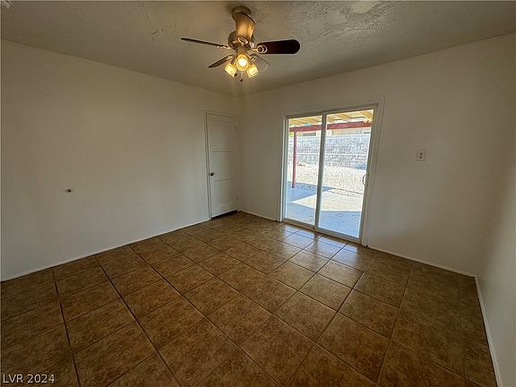 3rd image of 129 Dogwood St