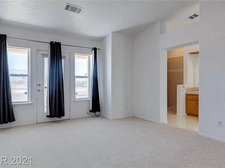 9721 Oakridge Ave — Photo 10