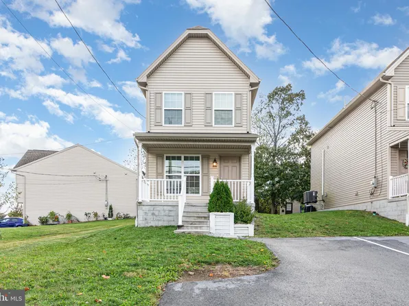 1011 Balthaser St, Harrisburg, PA 17112