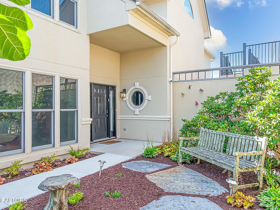 1st image of 3445 Commodore Point